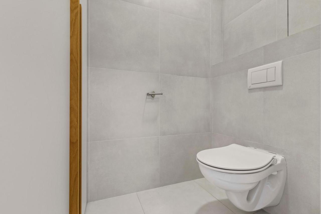Lam Concrete - Ac - Balcony Διαμέρισμα Μπρατισλάβα Εξωτερικό φωτογραφία
